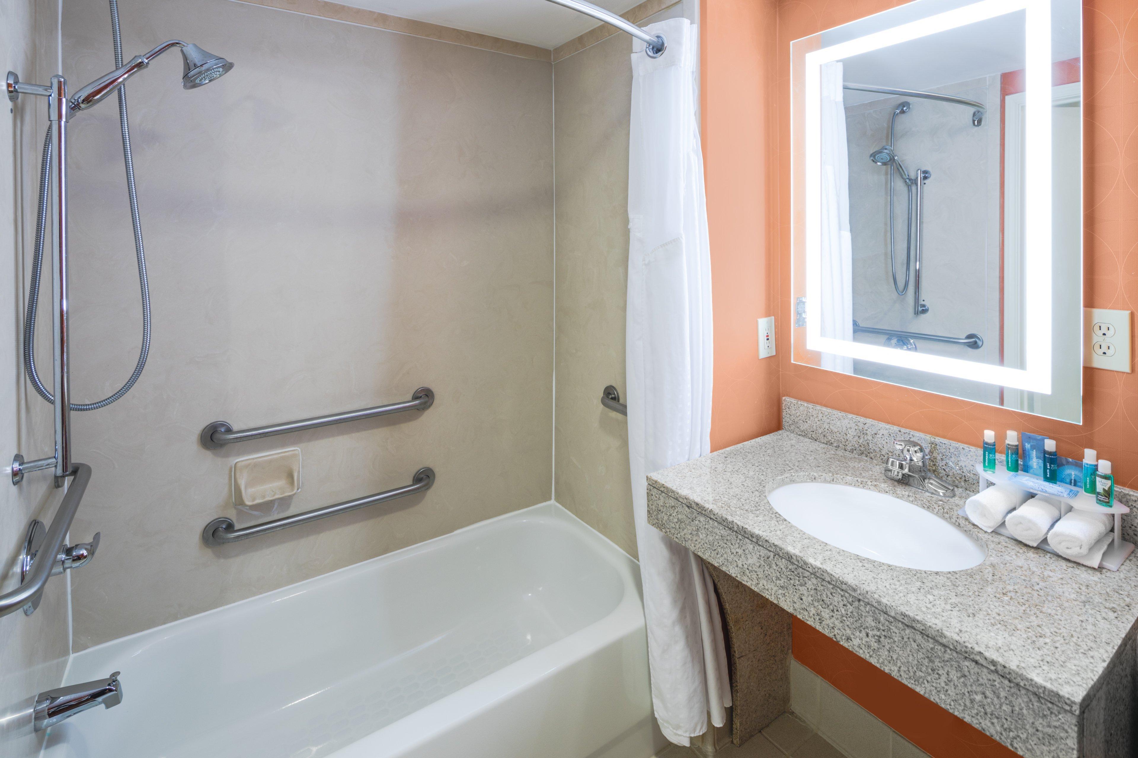 Express & Atlanta Ne- By Ihg Hotel 3*