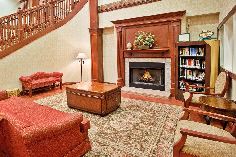 Express & Atlanta Ne- By Ihg 3* Duluth